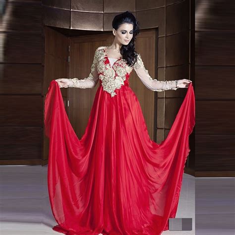 Red Color A Line Chiffon Evening Dress With Golden Lace Appliques Long Sleeve Party Prom Gowns V