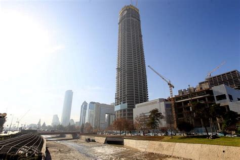 Costanera center te invita a vivir una nueva experiencia con 6 pisos donde encontrar destacadas tiendas, 60 restaurantes y espacios para la entretención. Torre Costanera Center destapa fallas de institucionalidad - Nacional - 24horas