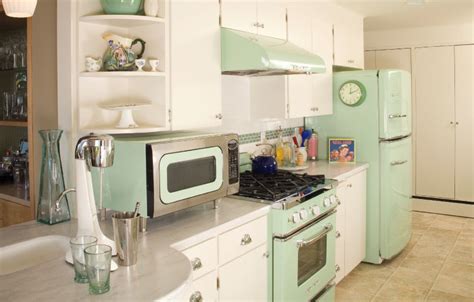 The most common pastel green kitchen material is wool. Retro Pastel Mint Green Kitchen Pictures, Photos, and ...