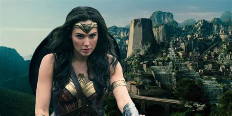 New Wonder Woman Movie Stills Released Screen Rant