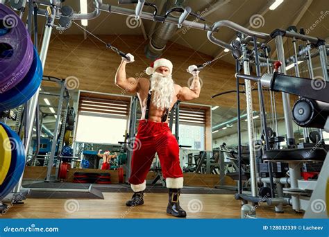 Santa Claus Bodybuilder Training At The Gym Stock Image Image Of Xmas Exercise 128032339
