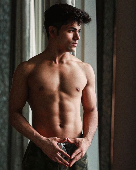 Siddharth Nigam Is Making Netizens Sweat By Flaunting His Perfectly Toned Body See Pictures