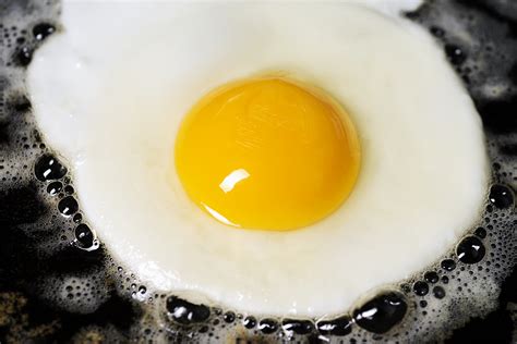 How To Fry An Egg Food Republic