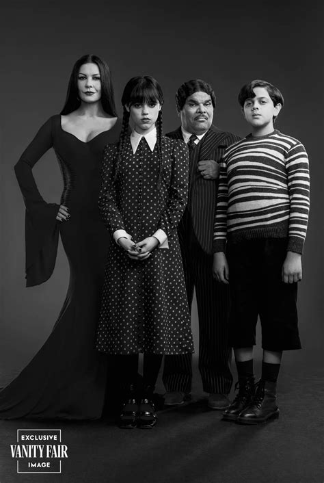 Wednesday Imagem revela visual completo da nova Família Addams CONFIRA