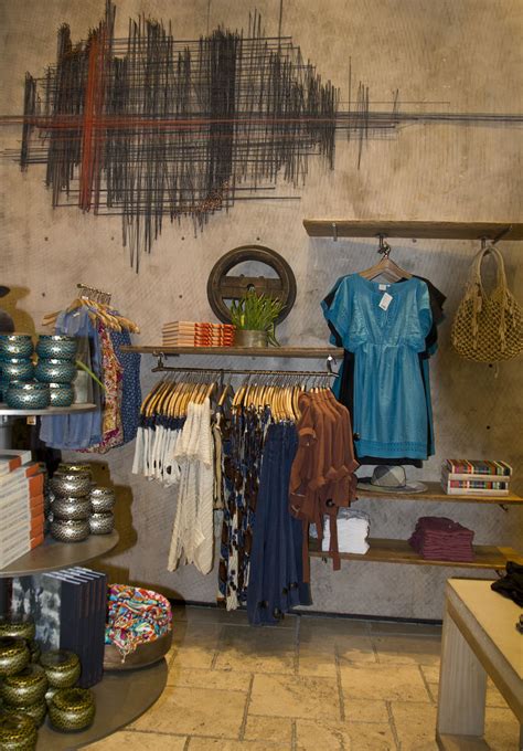 Anthropologie I Amazing In Store Feature Wall Of Nyc Flagship Visual
