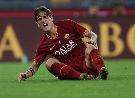 Rising italy star nicolo zaniolo returned to training on wednesday four months after the as roma rising star nicolo zaniolo has undergone successful surgery on a cruciate ligament injury which. Tottenham 'seriously considered' signing Nicolo Zaniolo ...