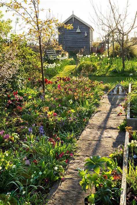 19 Spring Cottage Garden Ideas To Try This Year Sharonsable
