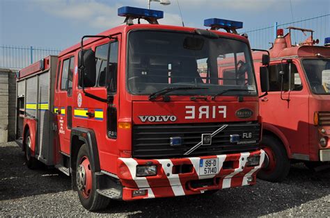 Dublin Fire Brigade 1999 Volvo Fl614 Browns Wrltrv 99d57140 A Photo