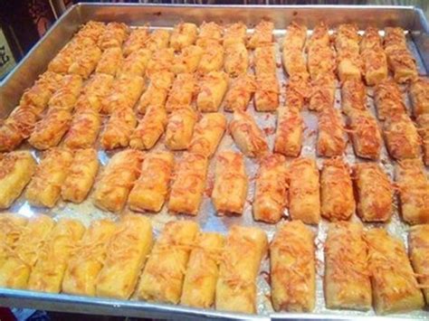 41.998 resep kue keju ala rumahan yang mudah dan enak dari komunitas memasak terbesar dunia! Resep Kue Kering Kastengel Keju Kraft Renyah Gurih | oleh ...