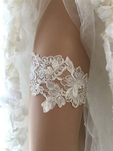 Bridal Lace Garter Wedding Garter Garter White Garter Etsy Lace Garter Wedding Garter