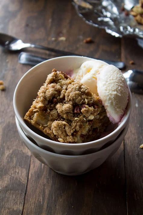 These apple oat bars are a perfect snack bar accompaniment for being on the go. Apple Oat Bars | Diethood