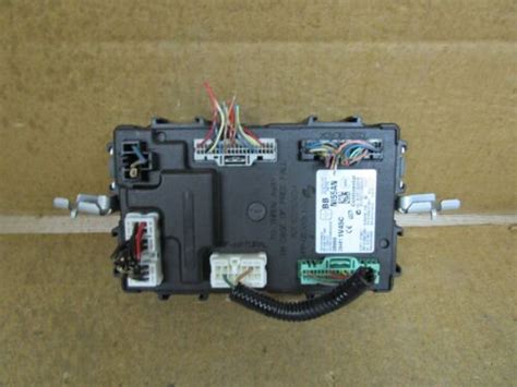 Nissan Murano Body Control Module Computer Bcm Bcu Under Dash
