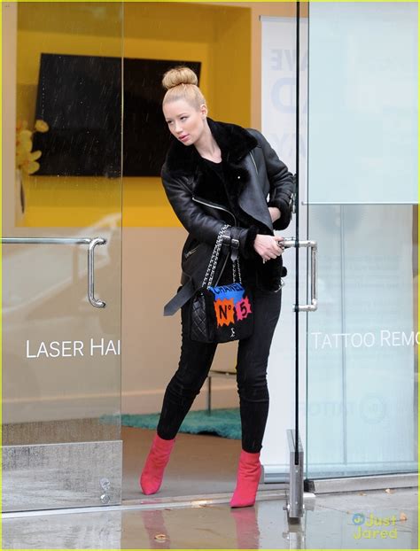 Iggy azalea got the tattoo 'colour me free' inked which means freedom and a fresh start. it signifies her experience when she had decided to move to the meaning: Iggy Azalea Says Goodbye to A$AP Rocky Tattoo | Photo ...