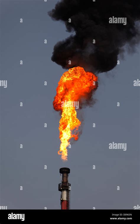 Black Smoke Fire Hi Res Stock Photography And Images Alamy