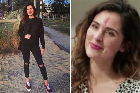 Woman Smears Period Blood On Her Skin It Relieves Menstrual Pain