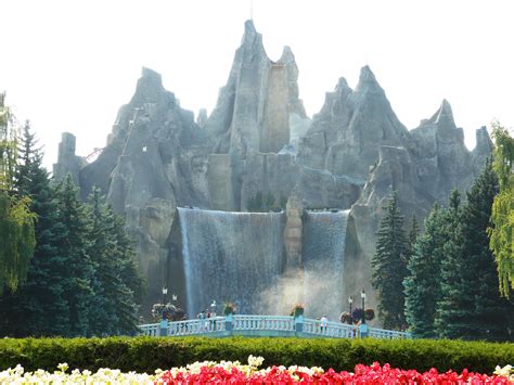 Canada's wonderland's wonder mountain's guardian by triotech amusement. Wonder Mountain's Guardian at Canada's Wonderland in 2014 ...