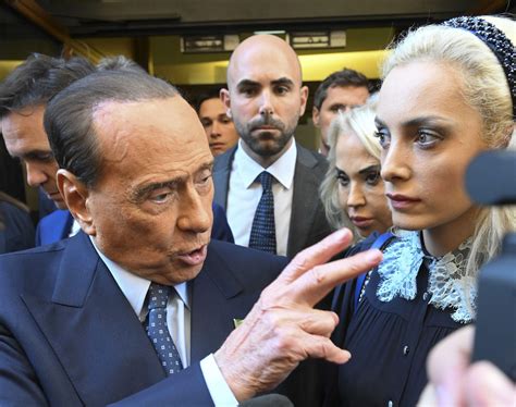 Marta Fascina La Mujer Que Se Mantuvo Junto A Berlusconi Hasta El Final Chic