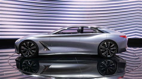 Stylish Infiniti Q80 Four Door Coupe Demands Attention In Dynamic Video