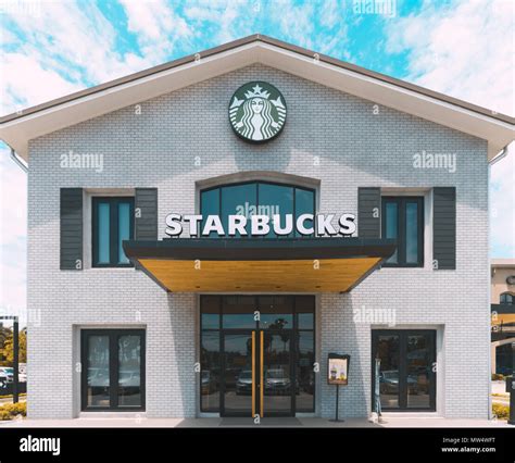 Starbucks Coffee Shop Storefront Hi Res Stock Photography And Images