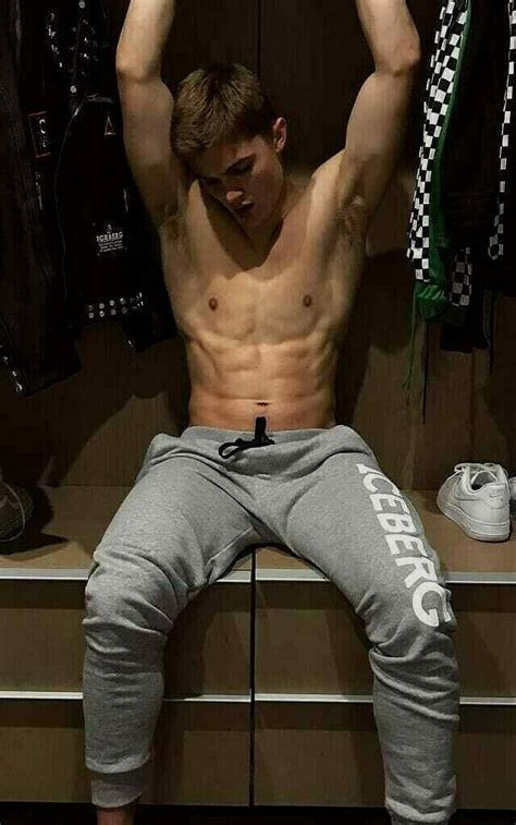 Shirtless Male Muscular Young College Jock Athlete Locker Room Photo 4x6 G1473 Ebay