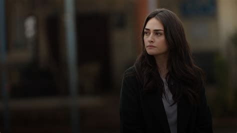 Koronavirüs sebebiyle çekimlerine ara veren dizi henüz setlere dönüş kararı almadı. Esra Bilgic wins hearts in latest Ramo trailer