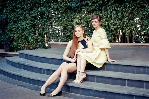 Sophie Turner And Maisie Williams The New York Times Photoshoot