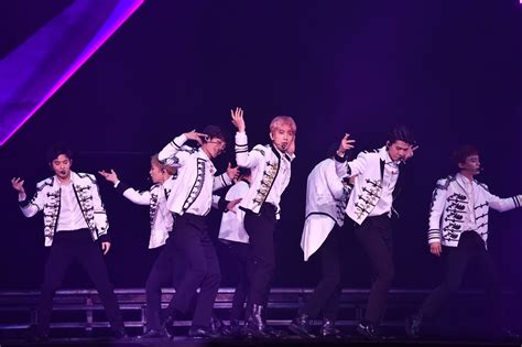 Andra and the backbone live in kuala lumpur. GOkpop Malaysia: EXO Planet #4: The EℓyXiOn in Singapore