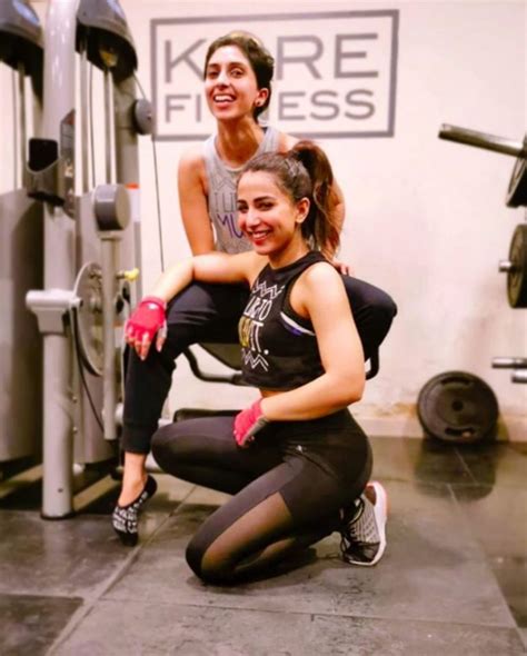 Ushna Shah Latest Pictures In The Gym Reviewitpk