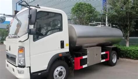 Howo Light 4x2 5000liters Stainless Steel Truck Milk Tank China Stainless Steel Truck Milk