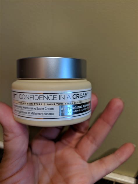 It Cosmetics Confidence In A Cream Reviews In Face Day Creams