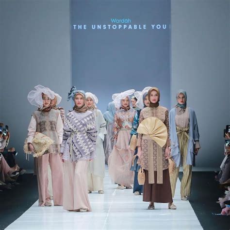 Jakarta Fashion Week 2019 Desainer Ria Miranda Hadirkan Koleksi Busana