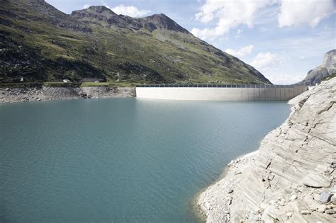 Hochalpine Solaranlagen Neue Anlage Auf Der Staumauer Lago Di Lei Und