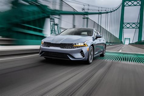Kelley Blue Book Names The Kia K5 One Of The Best Midsize Cars For 2021
