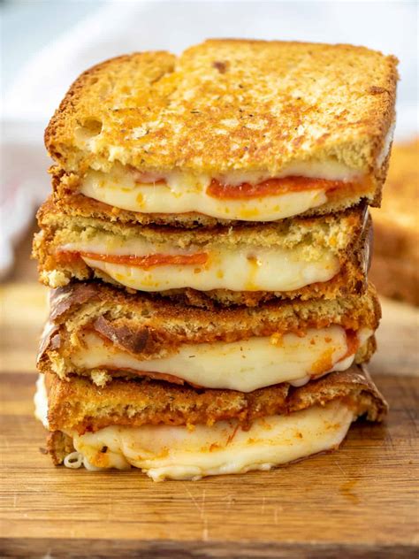 Pizza Grilled Cheese Super Easy And Delicious