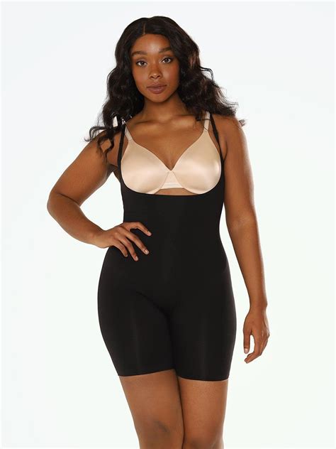 There are a lot of great option for women looking for shapewear that can flatten a protruding stomach or belly pooch. Shapewear for women | Shapermint in 2020 | Women, Spanx ...