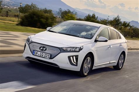 2020 Hyundai Ioniq Hybrid Specs Price Mpg And Reviews