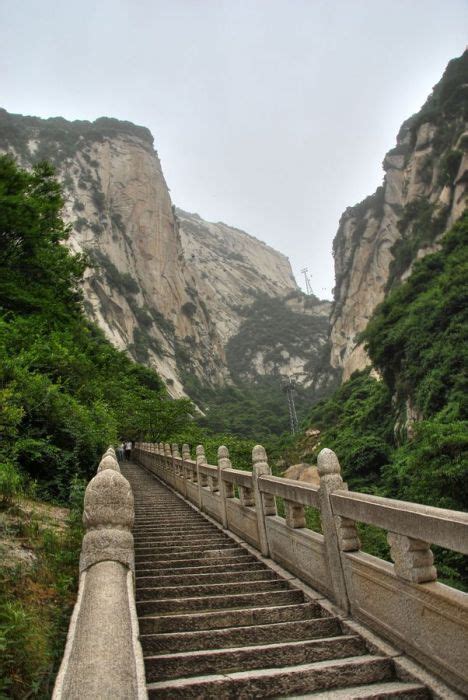 The Most Dangerous Hiking Trail In The World 30 Pics