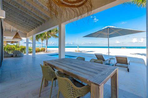 Ambergris Cay Private Island Arts And Leisure