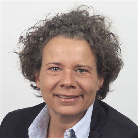 Also eröffnete ich mein eigenes geschäft, um auch anderen tänzern und tänzerinnen den erwerb ergänzend können sie gerne unser versandangebot wahrnehmen. Sabine Haupt - Customer Events and Education Manager ...