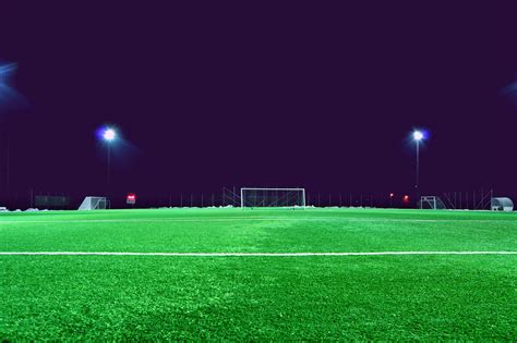 Lapangan Sepak Bola Hijau · Foto Stok Gratis