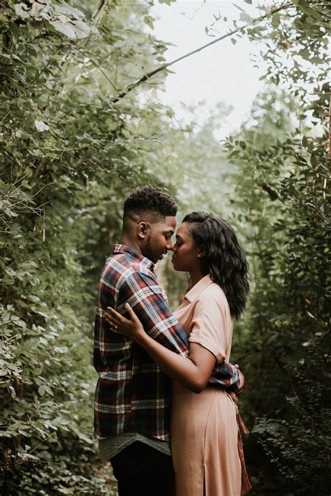 50 Unique Engagement Photo Ideas From Real Couples