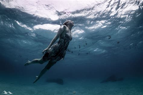 the underwater model shoot chris eyre walker photography