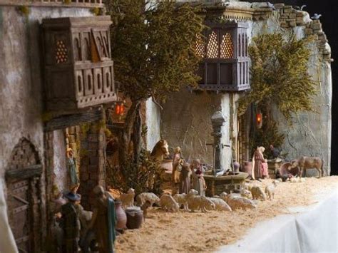 El camino que lleva a belén, baja asta el valle que la nieve cubrio, los pastorsitos quieren ver a su rey, le traen regalos. hacer casa de belen | facilisimo.com