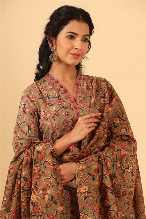 Maheen Afiya Stright Mul Mul Kurta Shahenaz Shahenazindia