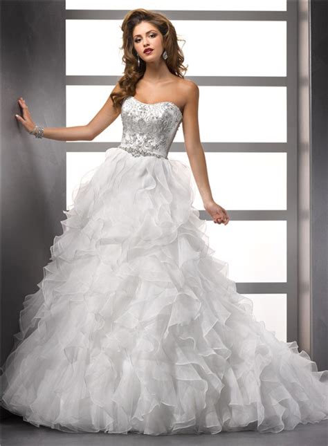 Luxurious Ball Gown Strapless Organza Ruffle Wedding Dress With Beading