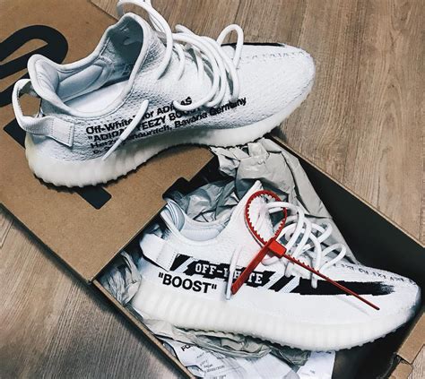 La Off White X Adidas Yeezy 350 Boost V2 Beige à Quoi Ressemble T Elle