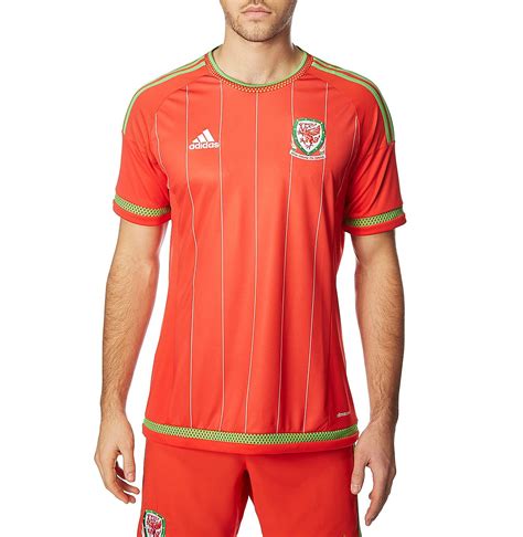 The welsh national side now regularly played home internationals at the new stadia in cardiff, swansea and parc y scarlets. Wales 14/15 Adidas Home Football Shirt | 14/15 Kits ...