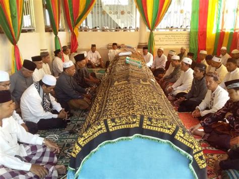 Daftar nama pesantren di aceh. Ribuan Alumni Darussa'adah Hadiri Haul Ke-X Abu Idi Cut ...