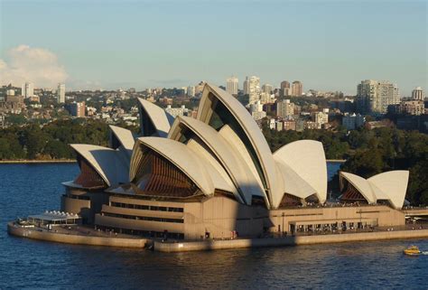 Famous Buildings Around The World Iriskruwvega