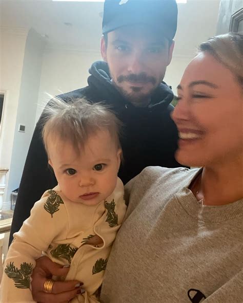 Hilary Duff Works Amid Daughter Maes Hand Foot And Mouth Disease